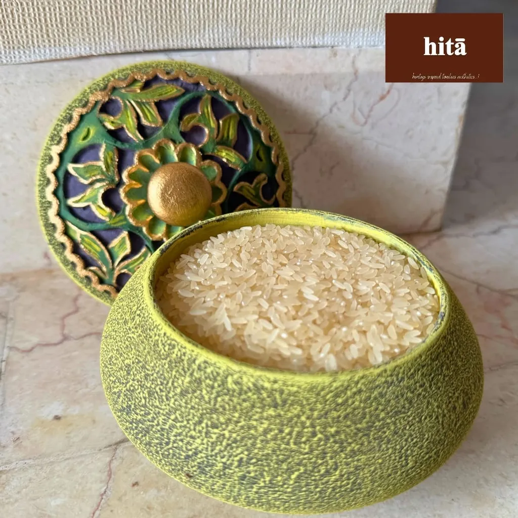 Puthandu Petti (Pot Shaped) (Dark Green)