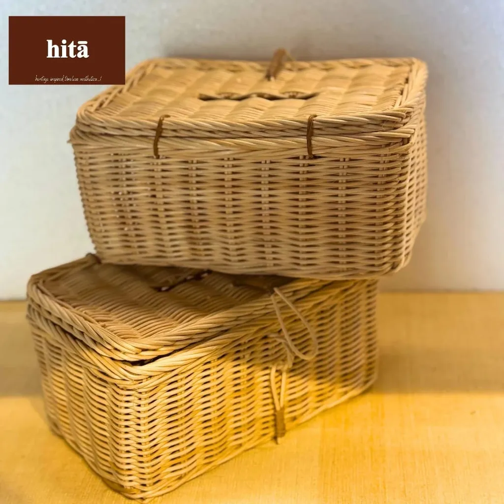 Rustic Rattan Tissue Keeper