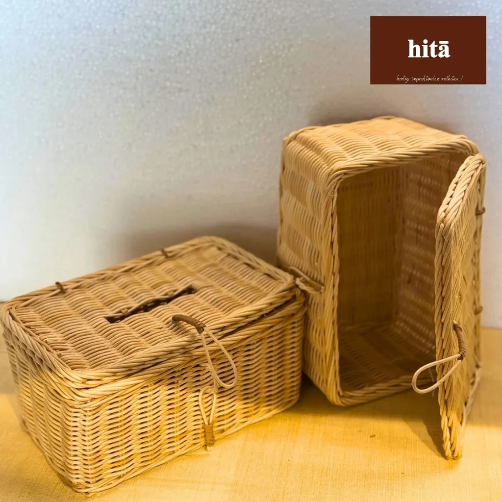 Rustic Rattan Tissue Keeper