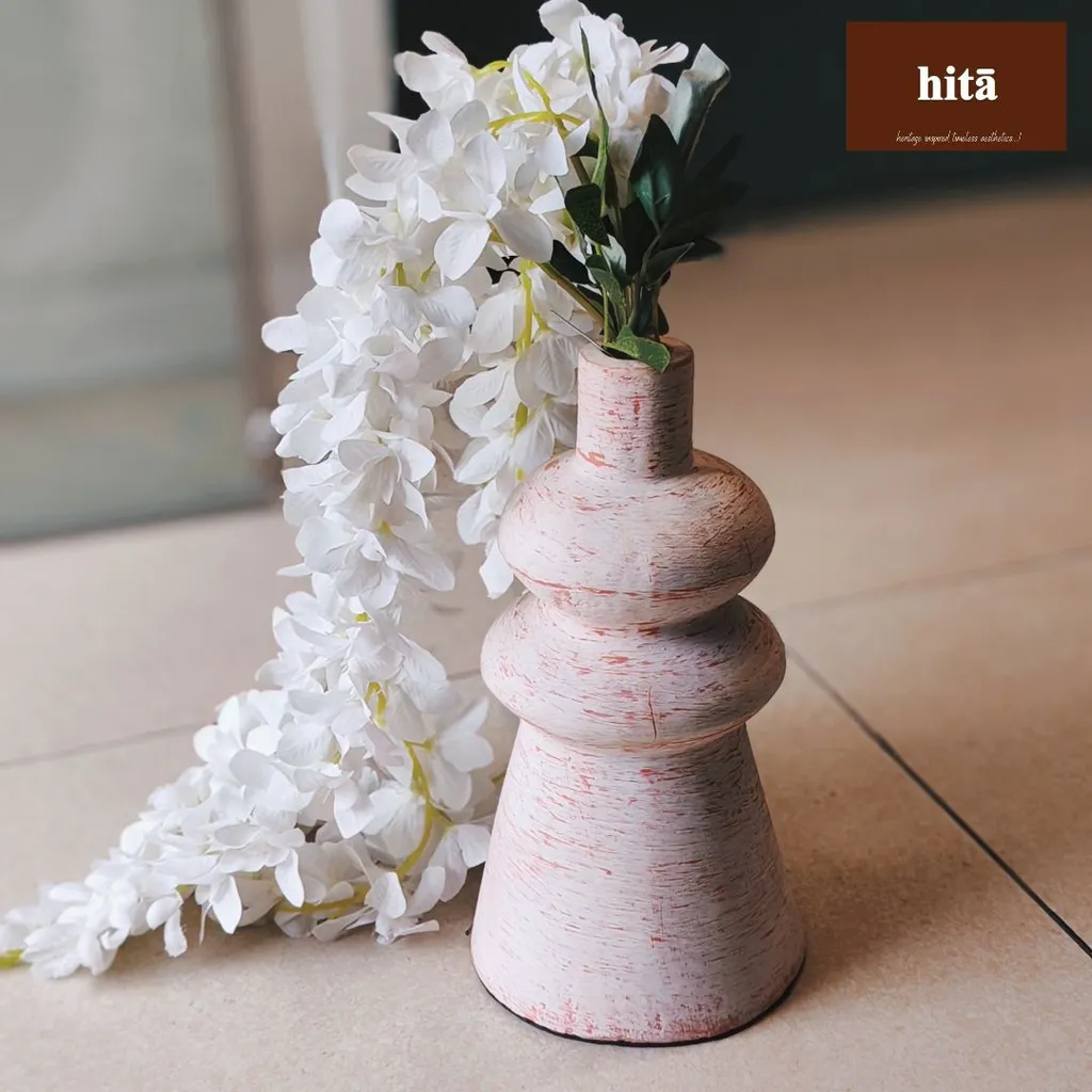 Rustic Aura - Blush Bloom Vase 