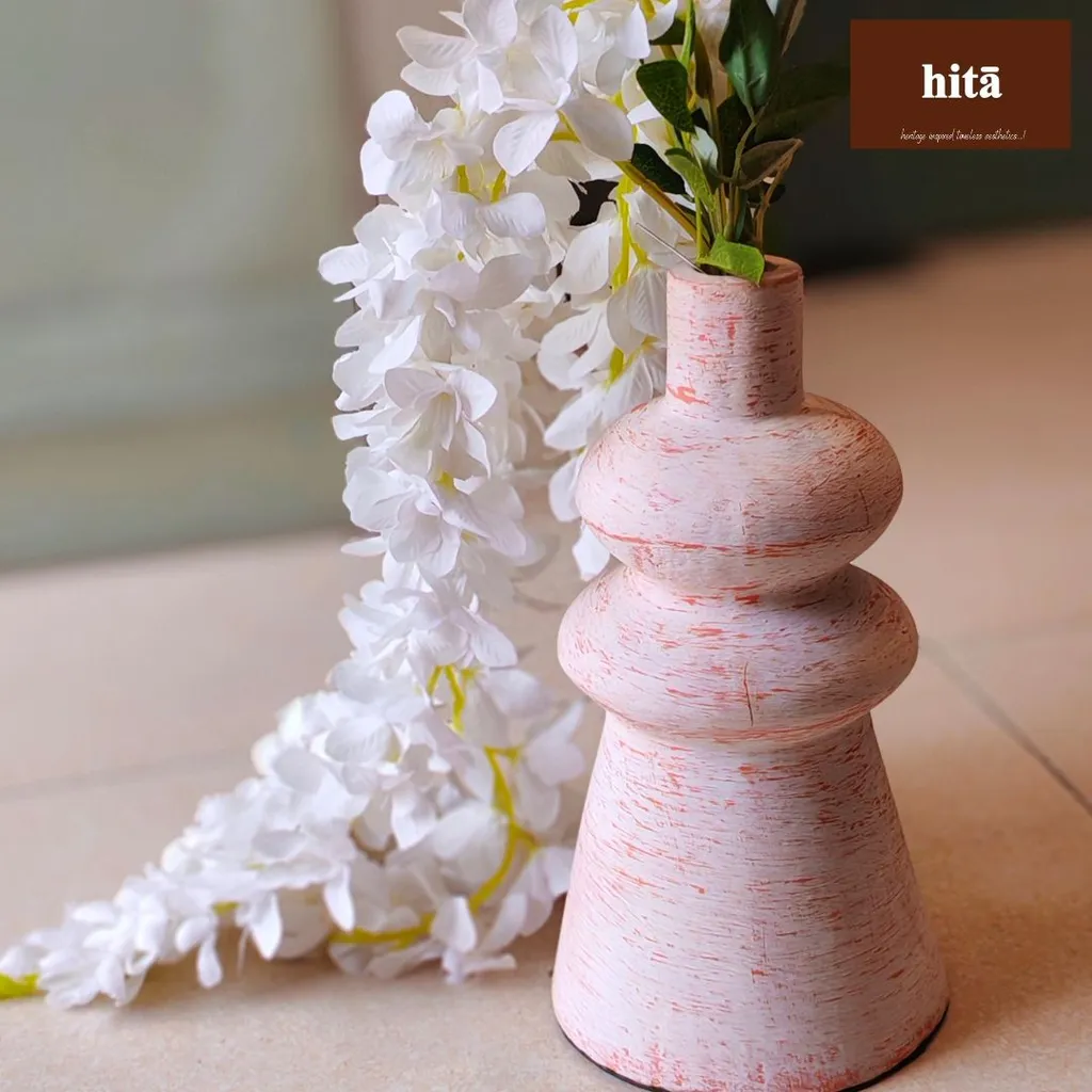 Rustic Aura - Blush Bloom Vase 