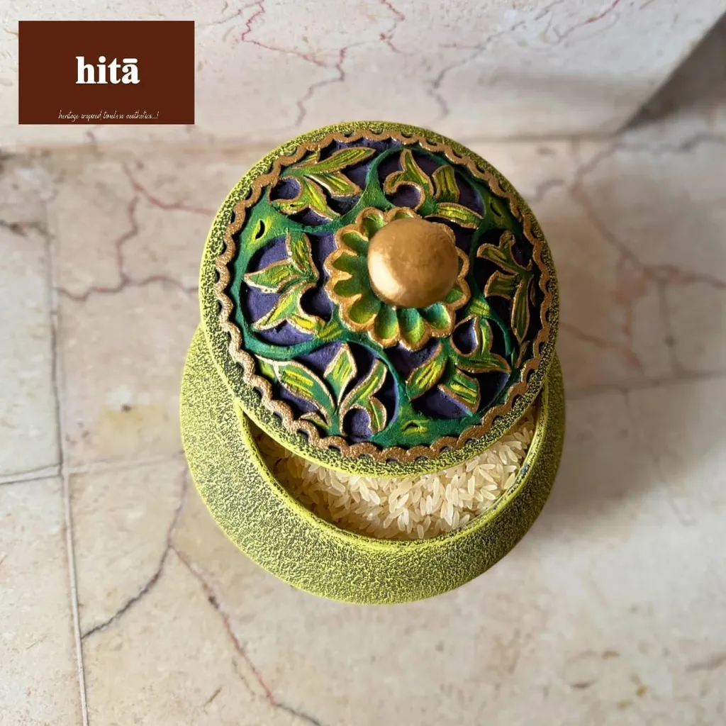 Puthandu Petti (Pot Shaped) (Dark Green)