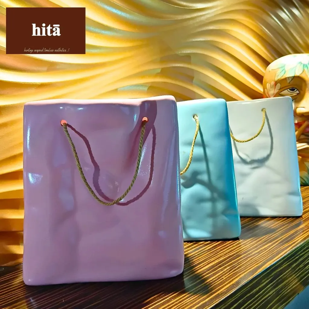 Clay Tote Ceramic Bag Vase (Blush Pink)